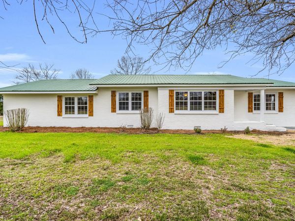 187 Stovall St, Brooksville, MS 39739