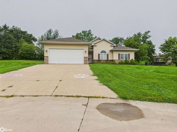 31 Weaver Drive, Ottumwa, IA 52501