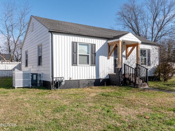 602 Mcginley St, Maryville, TN 37804