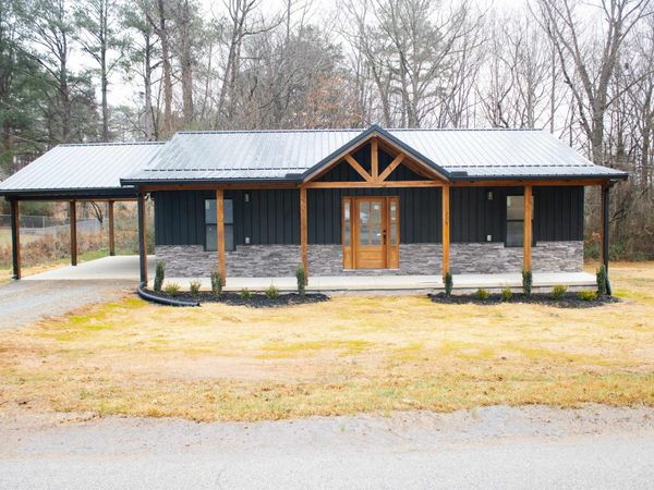 279 OAKGROVE RD, Selmer, TN 38375