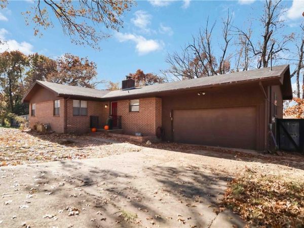 204 Armstrong Street , Prairie Grove, AR 72753