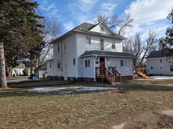 209 4th Avenue , Freeborn, MN 56032