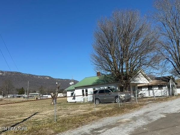 273 Stockyard Drive, Ewing, VA 24248