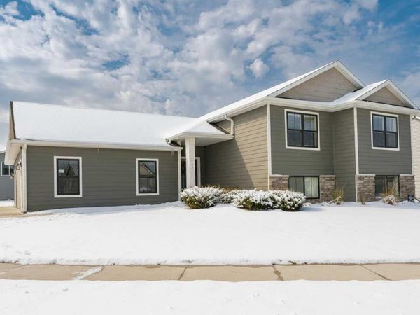 909 9th Avenue NE, Kasson, MN 55944