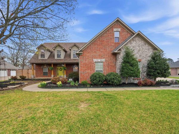 1930 Columbia Dr , Conway, AR 72034