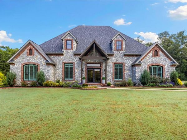 596 Polo Drive , Fayetteville, AR 72703