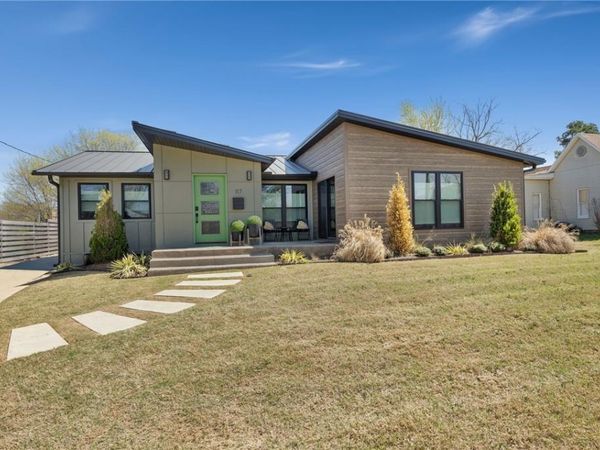 117 SE F Street , Bentonville, AR 72712