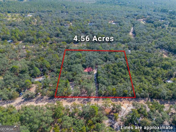 5768 Holly Drive, Blackshear, GA 31516