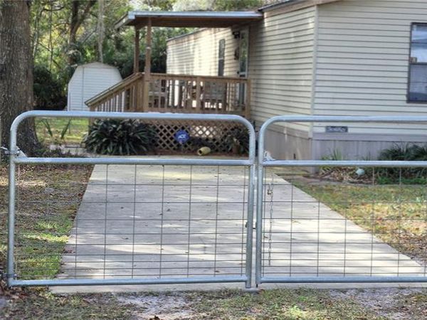 1311 NW 18TH AVENUE , CHIEFLAND, FL 32626