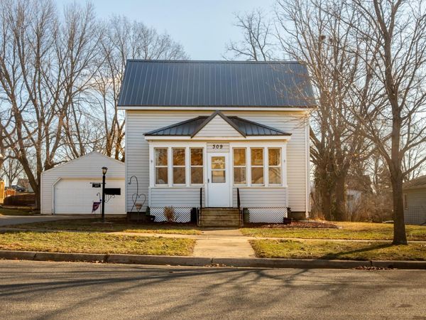 309 Center Avenue , Spring Valley, MN 55975