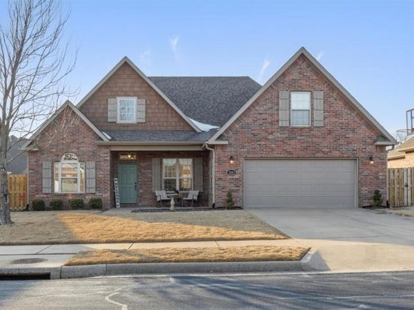 3902 SW Stonefield Street , Bentonville, AR 72713