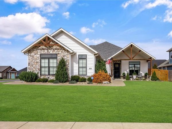 830 Big Horn Street , Bentonville, AR 72712