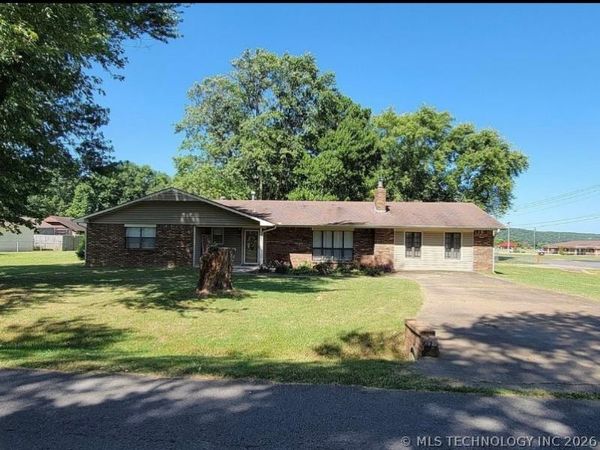 300 S Williams , Stilwell, OK 74960