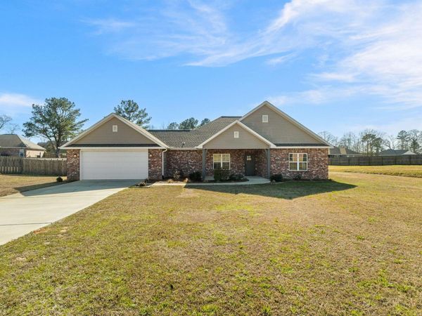 36 Honey Bee Ln, Ellisville, MS 39437