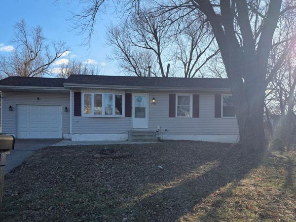 2501 W 57th Street, Davenport, IA 52806