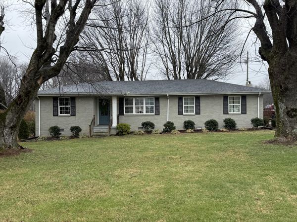 735 Old Highway 52 , Lafayette, TN 37083