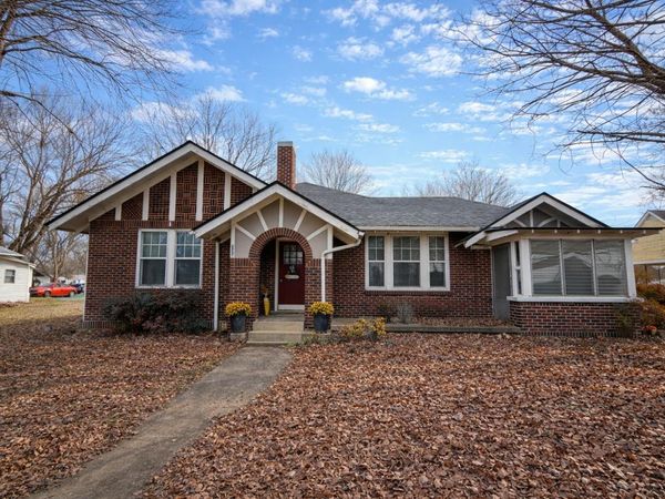 204 Evergreen St , Greenfield, TN 38230