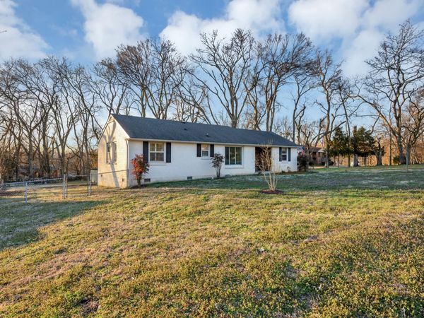 304 Michael Dr , Nashville, TN 37214