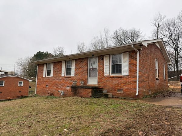 110 S Oak Dr , Collinwood, TN 38450