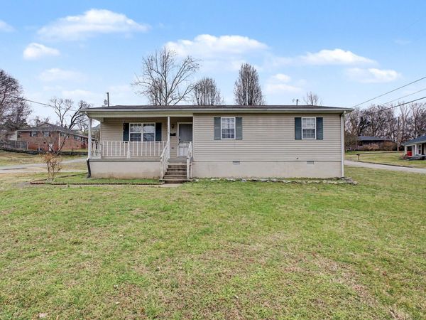 178 Spring St , Carthage, TN 37030