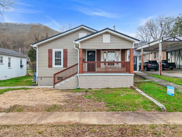 612 Elm Avenue , South Pittsburg, TN 37380