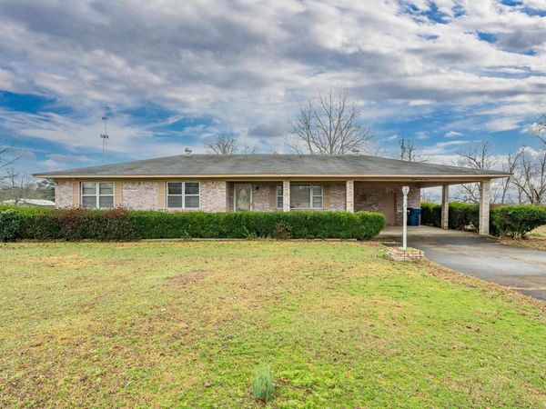 1524 Pinehurst Dr , Malvern, AR 72104