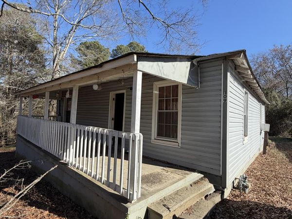 109 Barnesville Avenue, Barnesville, GA 30204