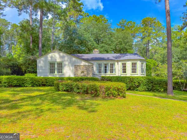 909 Fourth Street NW, Cairo, GA 39828