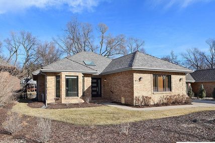 11342 Pine Street , Omaha, NE 68144