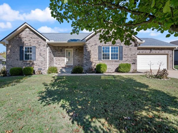 131 Beaver Creek Dr , Portland, TN 37148