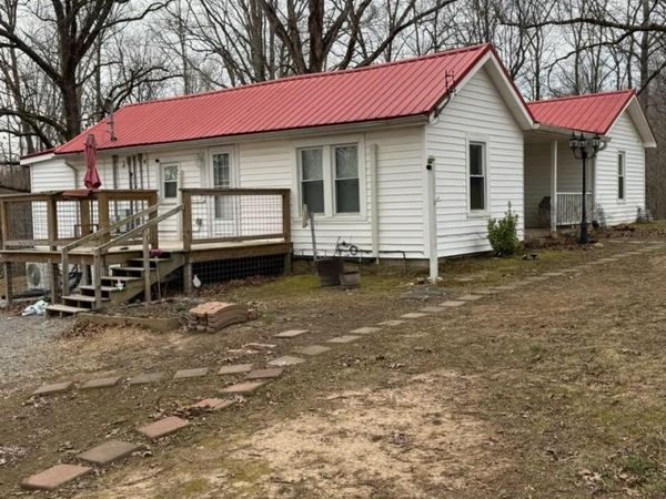 210 Reynolds Rd , Charlotte, TN 37036