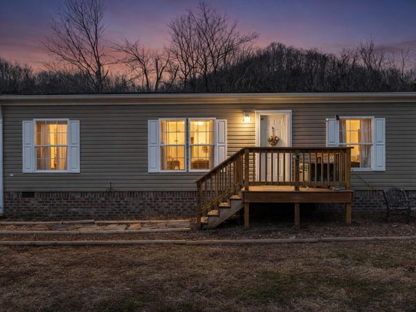 2652 New Harmony Rd , Hartsville, TN 37074