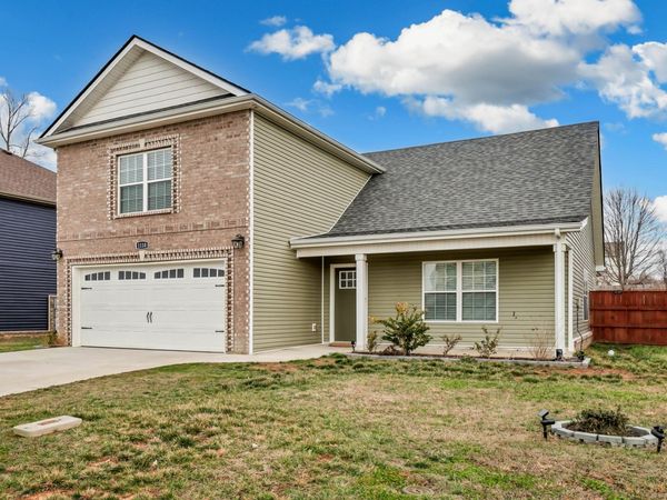 1110 Whitney Dr , Clarksville, TN 37042