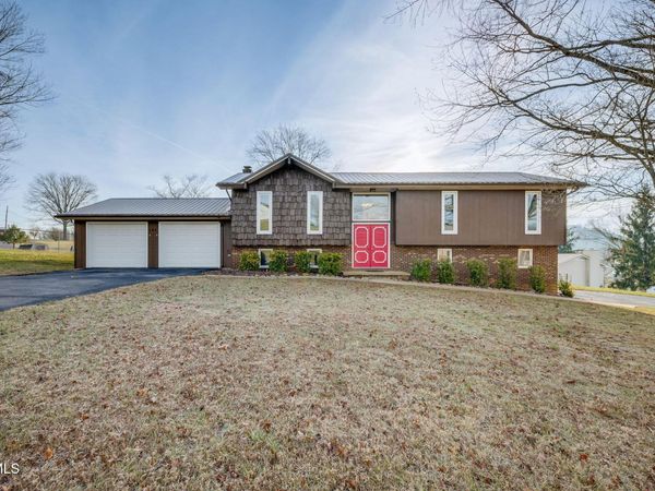 485 Old Hickory Circle, Mount Carmel, TN 37645