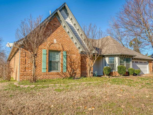 7766 JUNIPER CV E, Memphis, TN 38016
