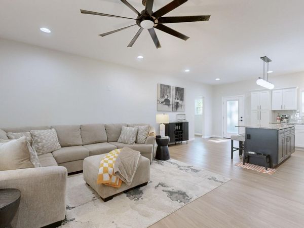 140 Jackson Forest Rd , Paris, TN 38242