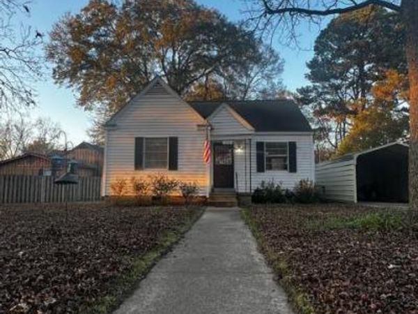 176 Batesville Dr, Batesville, MS 38606