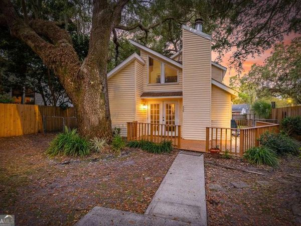 239 Broadway Street, St. Simons, GA 31522