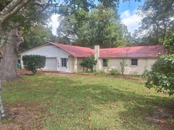 716 Eatonville Rd., Hattiesburg, MS 39401