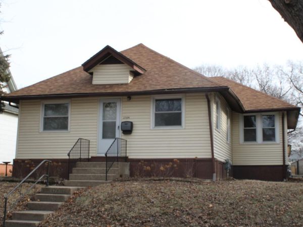 2709 Iowa Street, Davenport, IA 52803