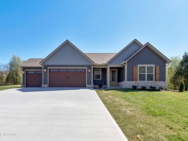 136 Walelu Tr, Vonore, TN 37885