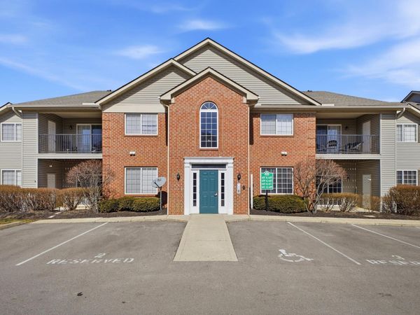 643 Spring Valley , Lewis Center, OH 43035