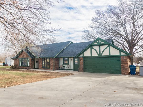 17916 E 96th Street , Owasso, OK 74055