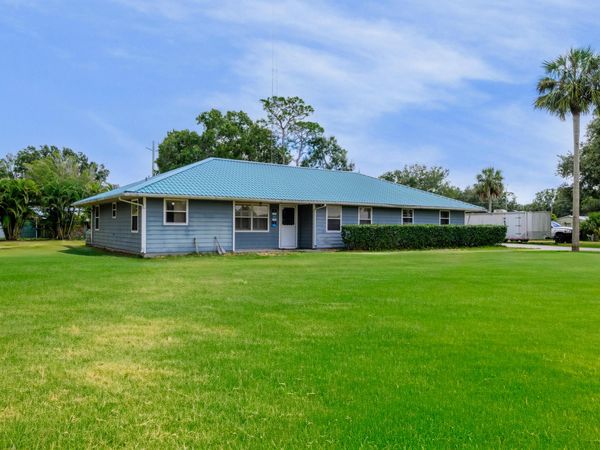 588 NE 28th Avenue, Okeechobee, FL 34972