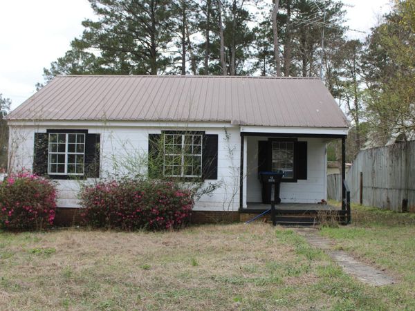 1337 John St., Prentiss, MS 39474