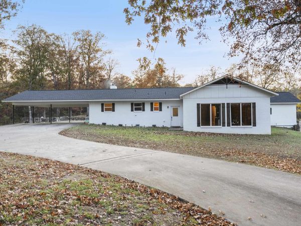 341 Douglas , Clinton, AR 72031