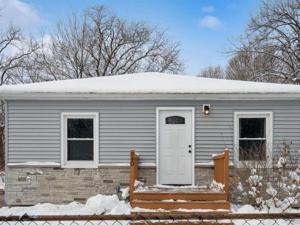 940 30TH Street, Bettendorf, IA 52722