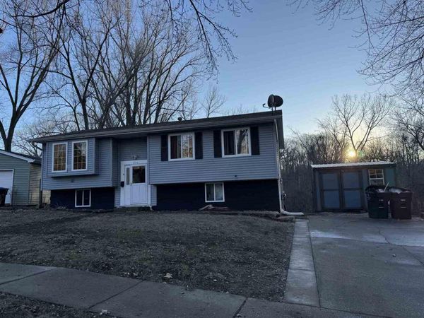 8306 8th Street W, Rock Island, IL 61201