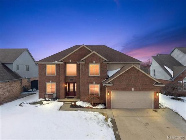 50813 Nagy Court , Macomb Twp, MI 48044