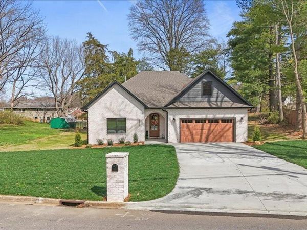 2306 Rambling Road, Johnson City, TN 37604